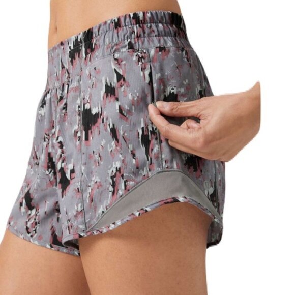 Lululemon Hotty Hot Shorts ll 2.5” Floral Flux Grey Size 6 - Picture 4 of 8